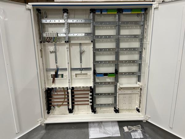 Hager Zählerschrank 1x 3.HZ Zählerfeld + 1x TSG-Feld + 1x Verteilerfeld + 1x Verteilerfeld + APZ-Raum ZB34S